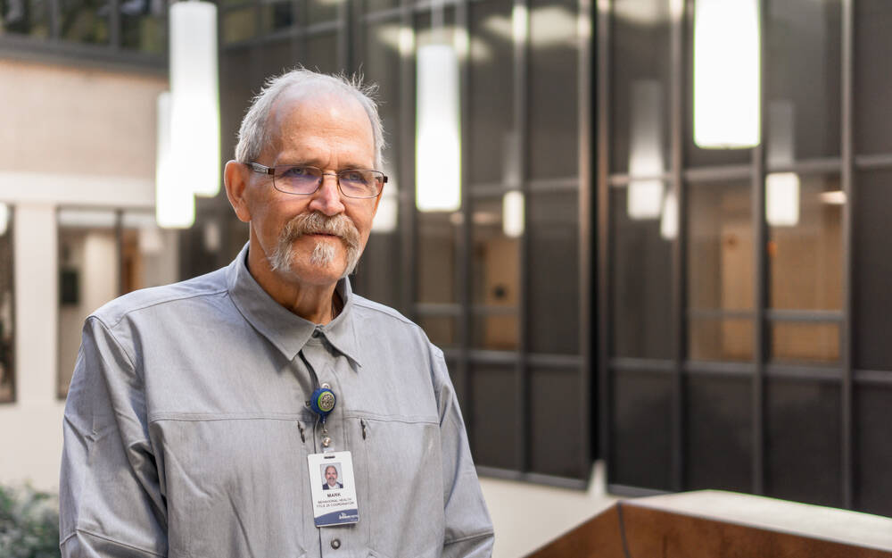 Holder mark spotlight 1