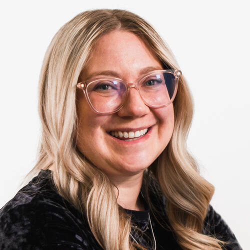 Molly adami headshot 2