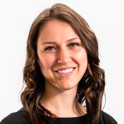 Rae holbrook headshot 1